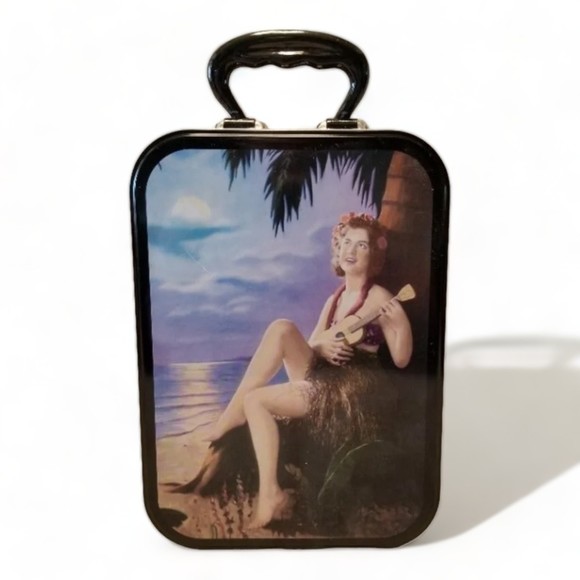 Hawaiian Girl Metal Storage Case Metal Latched Flowers Palm Tree Sky Grass - Picture 2 of 3
